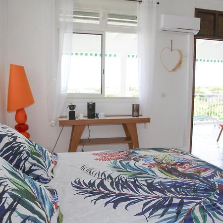 Villa Theo , Chambre D'Hotes , Petit Dejeuner, Table D'Hotes Sainte-Anne  Buitenkant foto